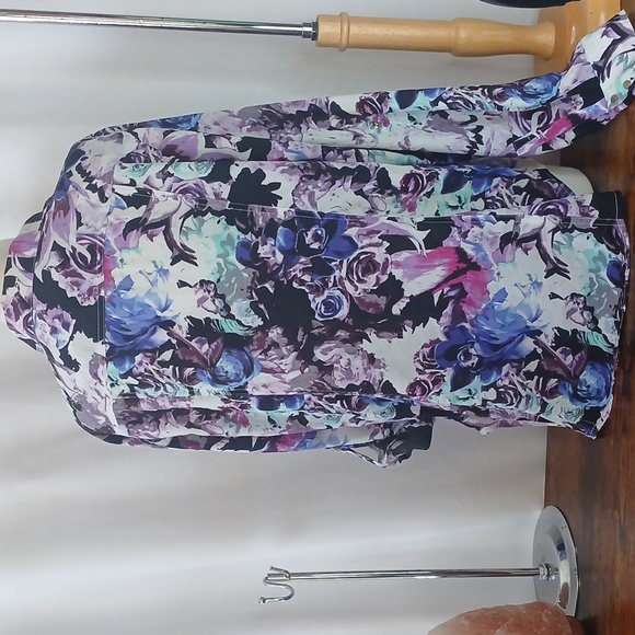 LIKE NEW! BEBE Multicolor Floral Zip Pocket Blouse Snap Close Xl - Picture 12 of 14